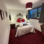 Tullyeskar House Penzion
