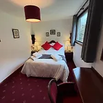 Tullyeskar House Penzion